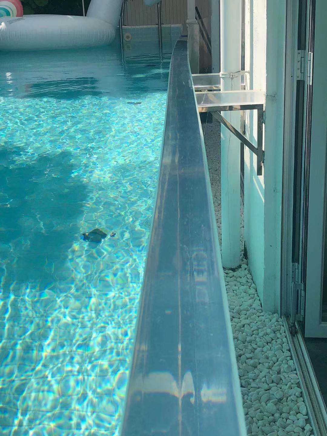 變形的亞克力泳池側(cè)板 變形的亞克力泳池側(cè)板