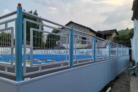 別墅游泳池成本高嗎?深圳市他拍檔科技有限公司瑞地格樂(lè)亞克力游泳池