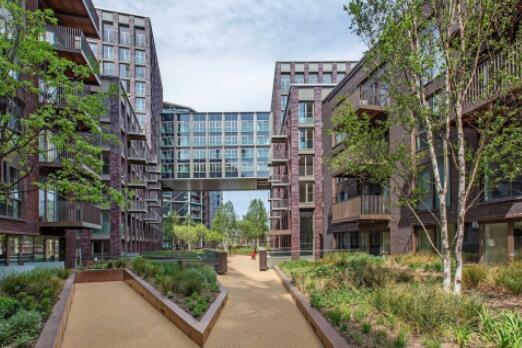 全球新景點,空中透明游泳池,瑞地格樂