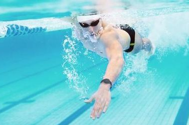 瑞地格樂:游泳池配套設施要求,瑞地格樂亞克力游泳池