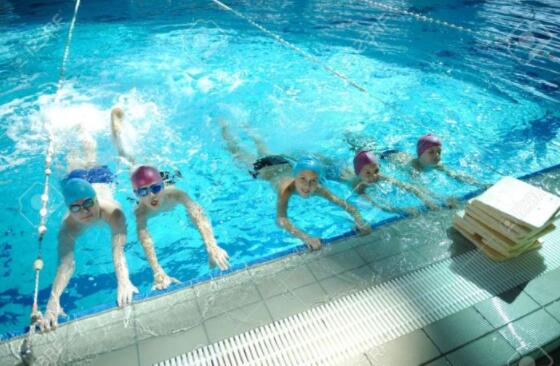 冬季室內游泳要注意什么?瑞地格樂亞克力游泳池