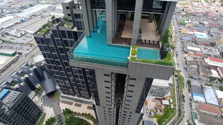 馬來西亞馬星地點公寓亞克力透明空中泳池三，瑞地格樂亞克力游泳池