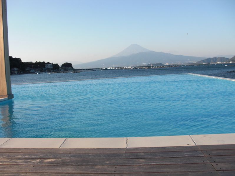 瑞地格樂別墅泳池設(shè)計三