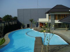 瑞地格樂別墅泳池設(shè)計